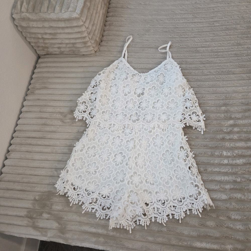 NWT Wet Seal Kisscry White Eyelet Lace Floral Romper Camisole Two-Piece Small